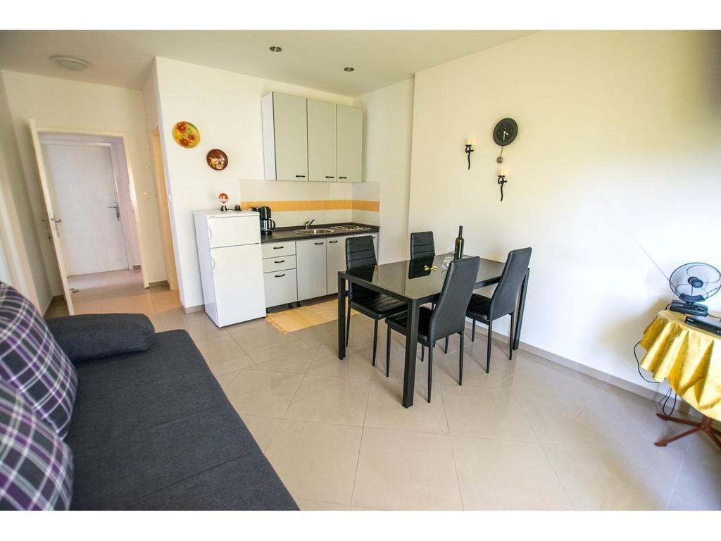 Apartments Troselj Starigrad Exterior photo
